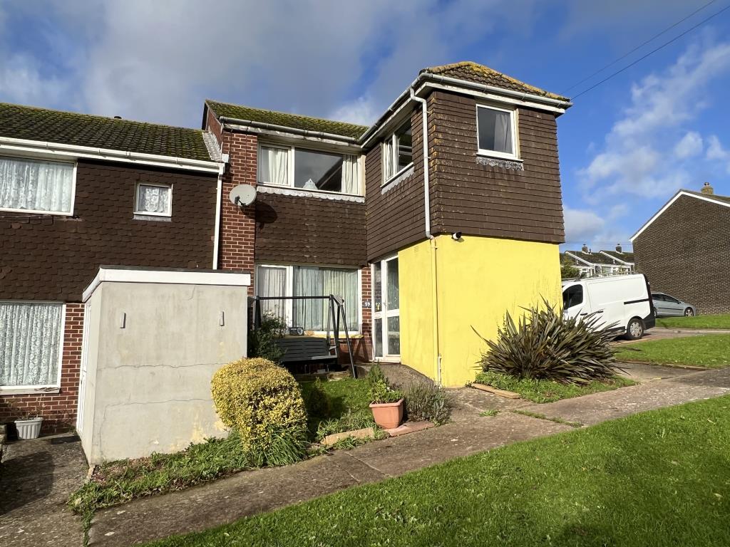 Lot: 144 - FREEHOLD RESIDENTIAL INVESTMENT - General view of front of property